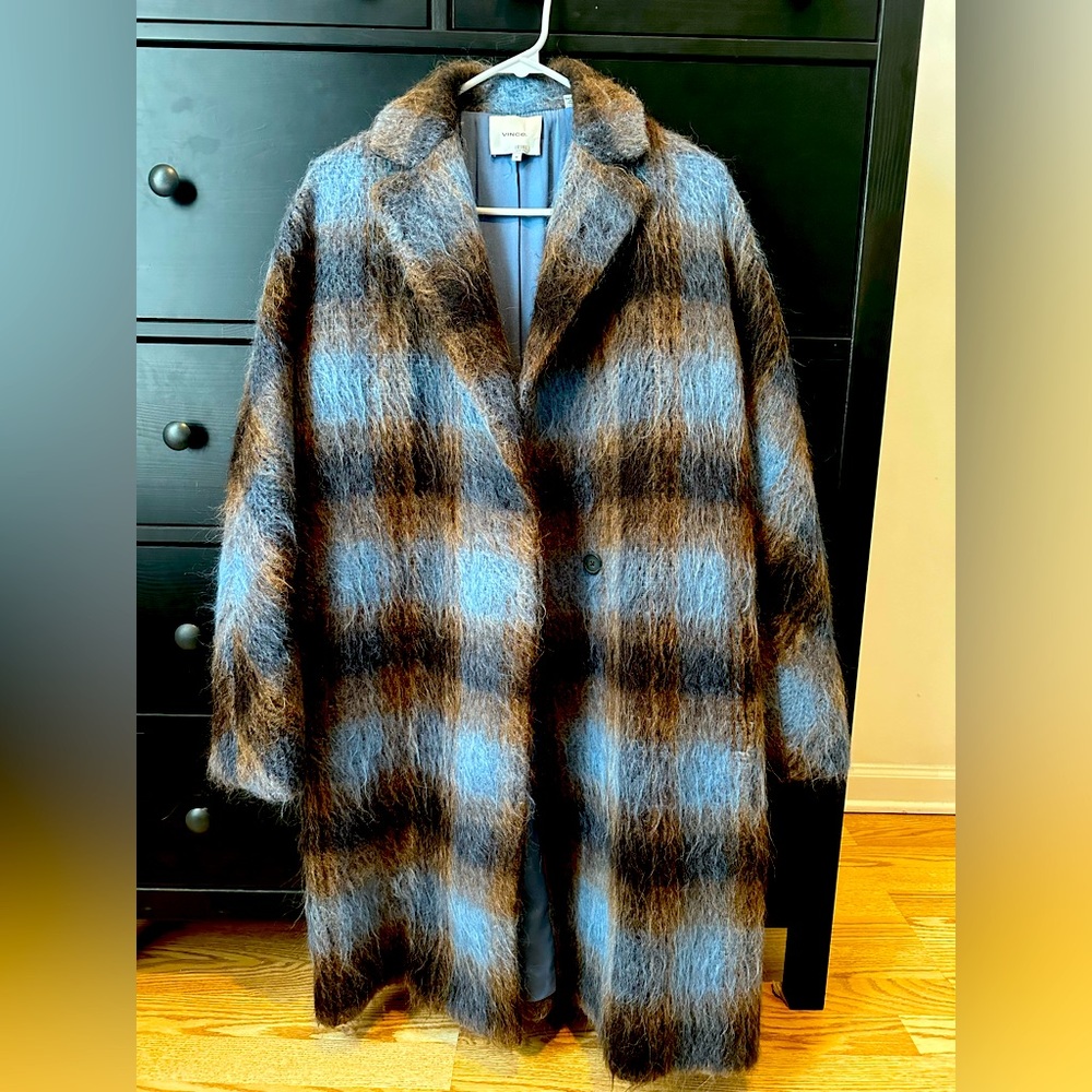 EXCELLENT condition - Vince. blue plaid coat - size M